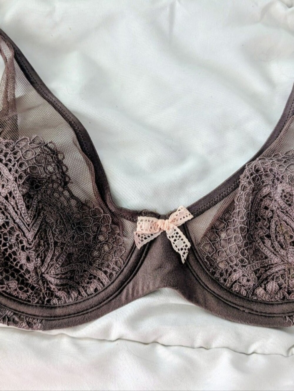 Victoria's Secret brown lace bra 36B Like New